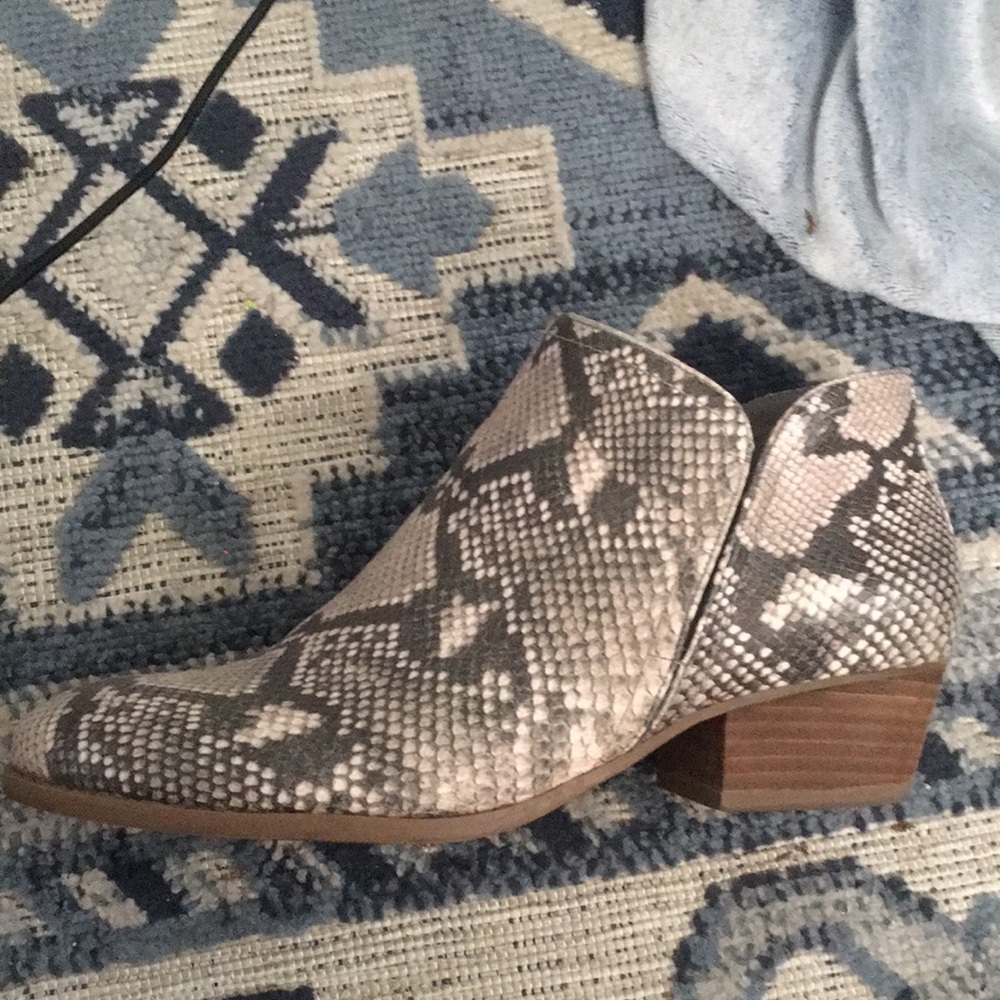 Faux snake skin booties cute preowned great shape. Size 41UK (11US).